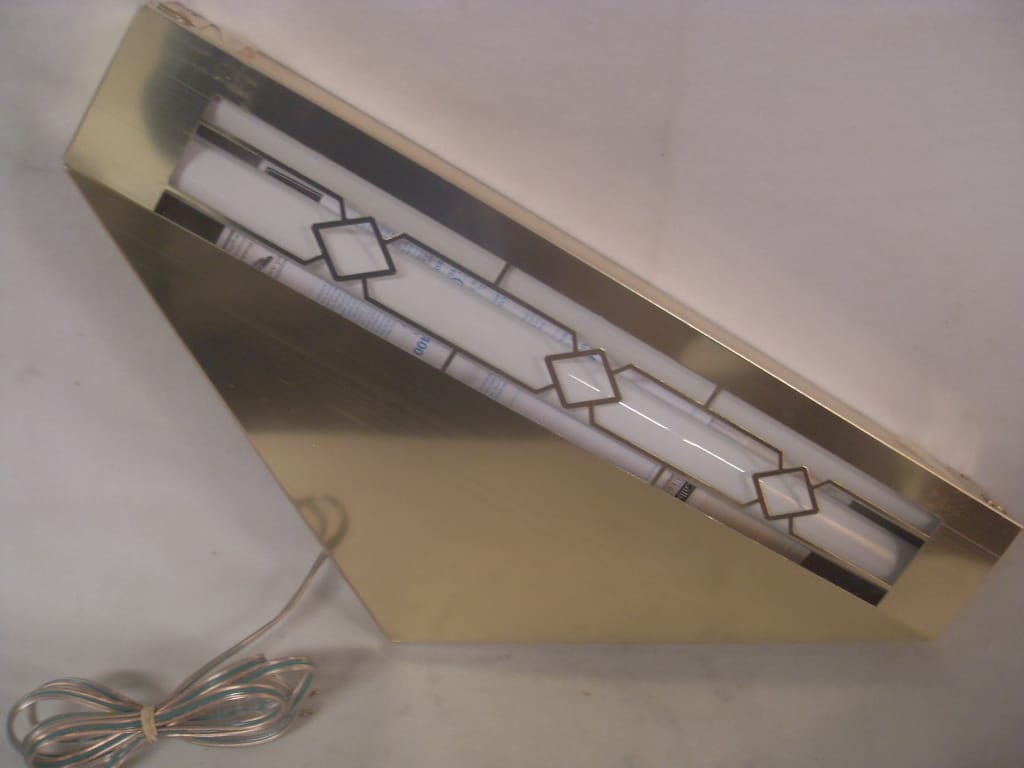 Gilbert 2000GT Flying Venus Light Trap - White - Brass Gilbert 2000GT Flying Venus Light Trap - White - Brass