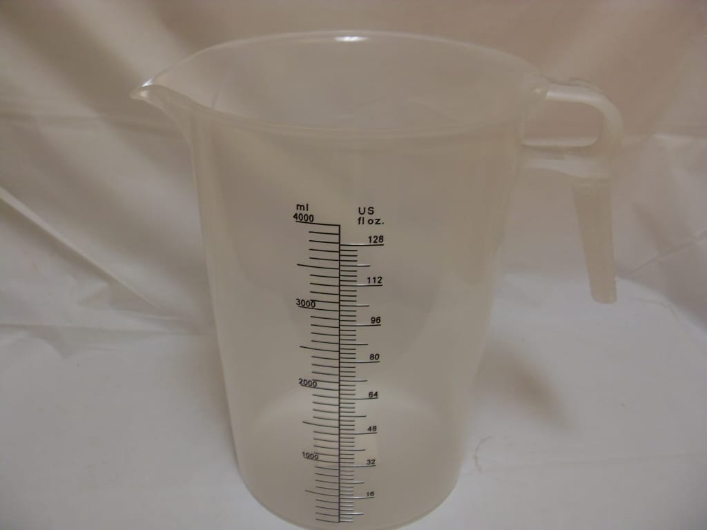 Measuring Cups - 4 - 64 Oz - Gallon Measuring Cups - 4 - 64 Oz - Gallon